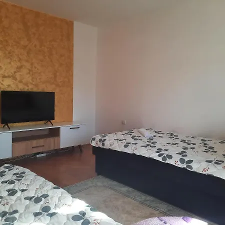 Apartment Lana *